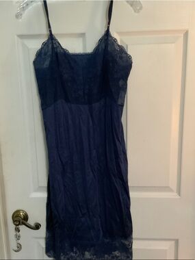Vintage Vanity Fair Deep Navy Lace Trim Slip